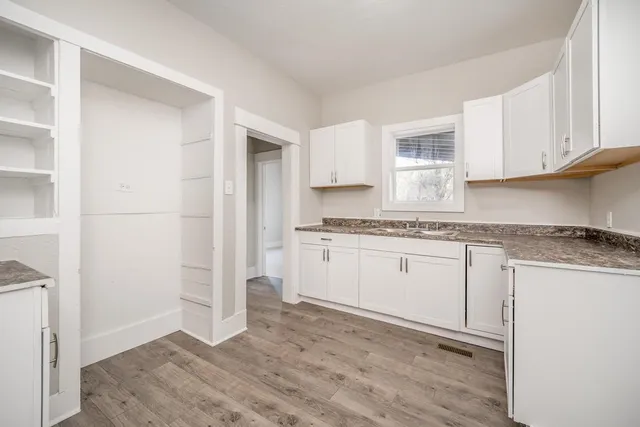 $109,500 | 1424 East 1st Avenue, Winfield, KS 67156