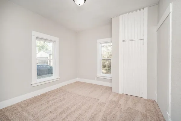 $109,500 | 1424 East 1st Avenue, Winfield, KS 67156