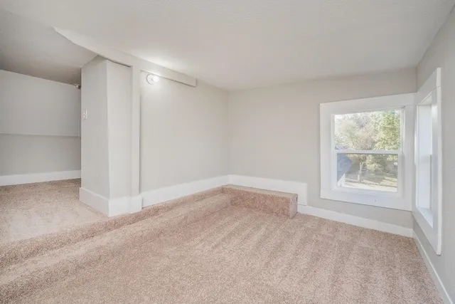 $109,500 | 1424 East 1st Avenue, Winfield, KS 67156