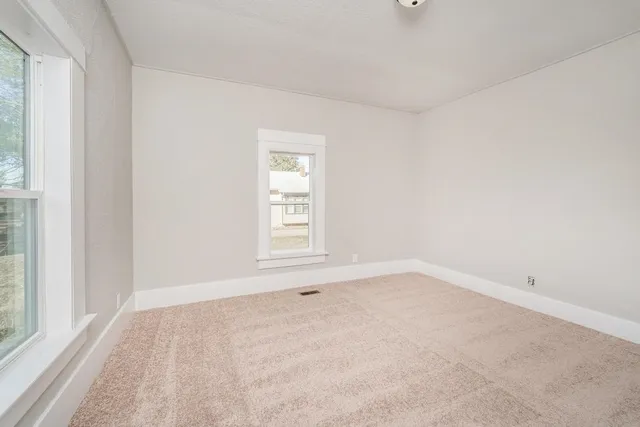 $109,500 | 1424 East 1st Avenue, Winfield, KS 67156