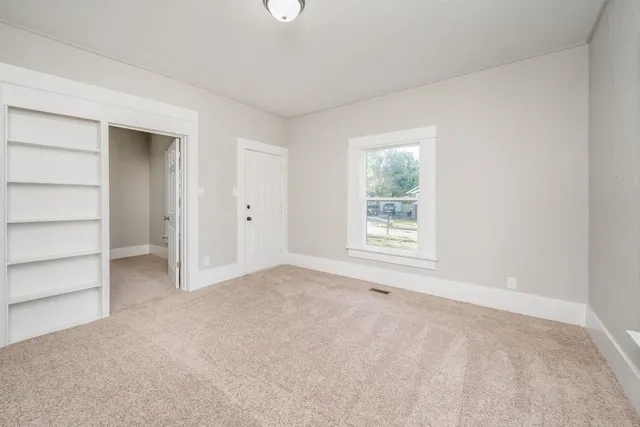 $109,500 | 1424 East 1st Avenue, Winfield, KS 67156