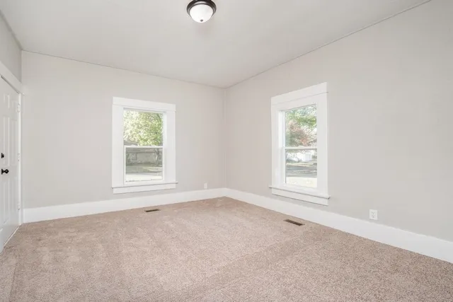 $109,500 | 1424 East 1st Avenue, Winfield, KS 67156