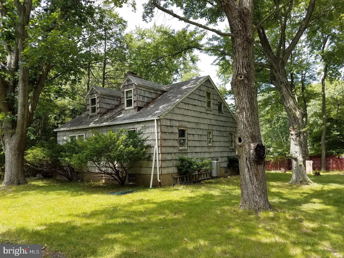 525 Allens Lane Southampton, PA 18966 - Photo 5 of 19 Exterior Front