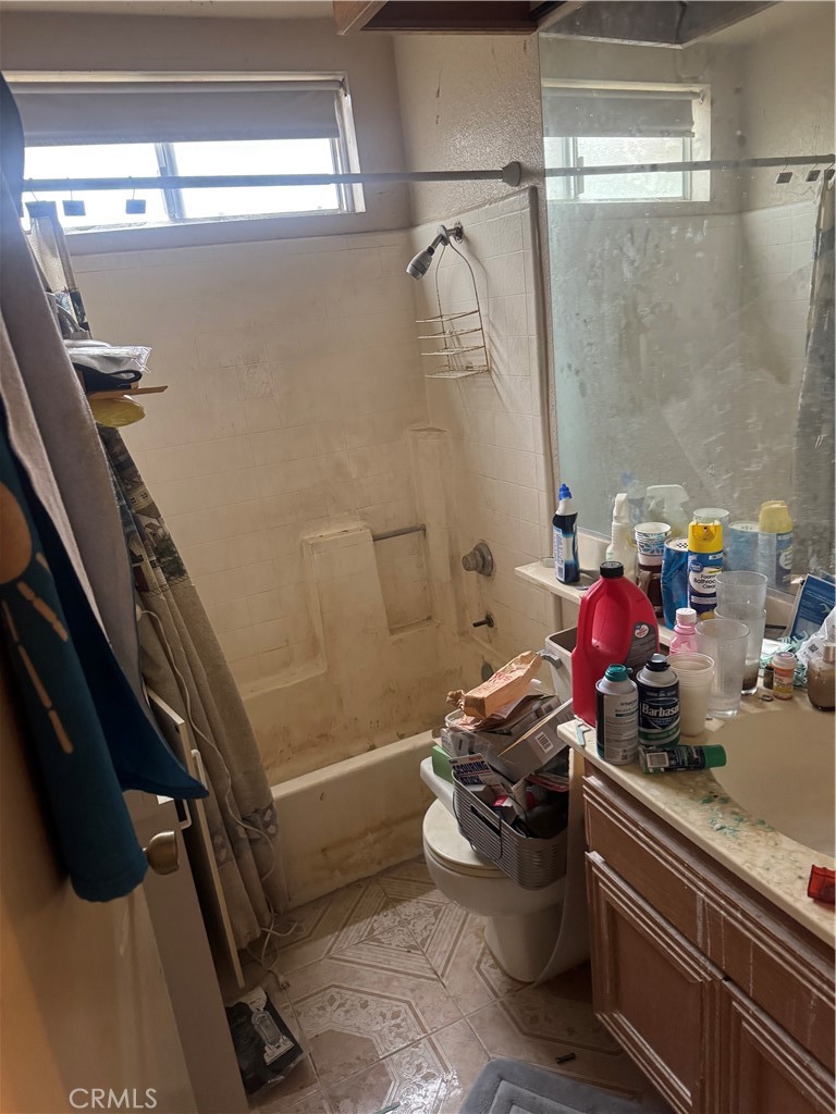 9383 Stone Canyon Road Corona, CA 92883 - Photo 11 of 11 Guest bathroom