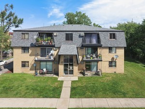 4840 West Engle Road, Unit 3NE Alsip, IL 60803 - Photo 1 of 11 Gallery Image 1
