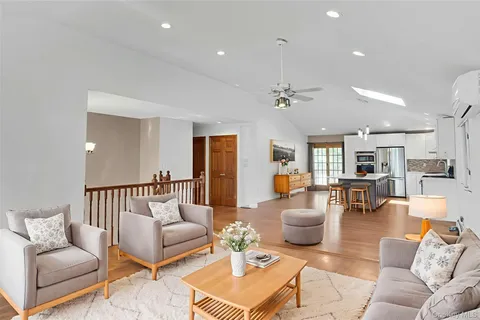 $899,000 | 33 Pittoni Drive, Commack, NY 11725