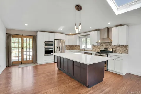 $899,000 | 33 Pittoni Drive, Commack, NY 11725