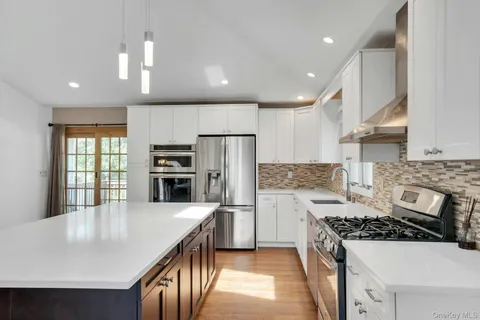 $899,000 | 33 Pittoni Drive, Commack, NY 11725