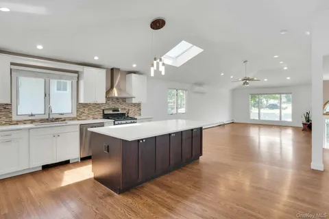 $899,000 | 33 Pittoni Drive, Commack, NY 11725