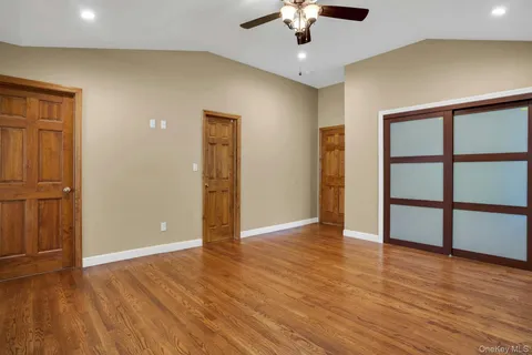 $899,000 | 33 Pittoni Drive, Commack, NY 11725