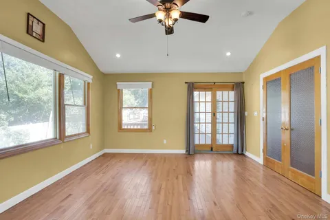 $899,000 | 33 Pittoni Drive, Commack, NY 11725