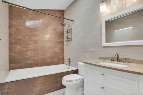 $899,000 | 33 Pittoni Drive, Commack, NY 11725