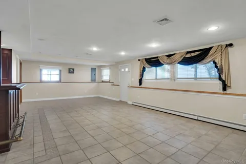 $899,000 | 33 Pittoni Drive, Commack, NY 11725