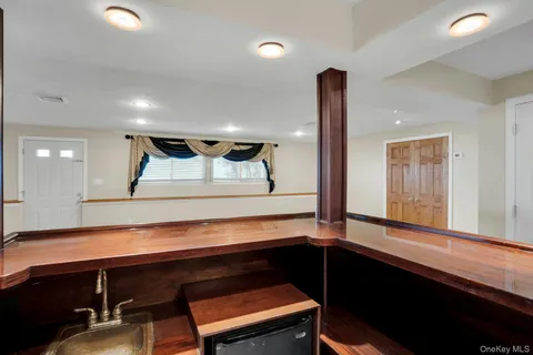 $899,000 | 33 Pittoni Drive, Commack, NY 11725