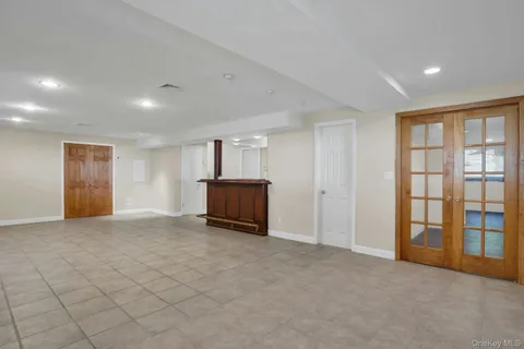 $899,000 | 33 Pittoni Drive, Commack, NY 11725