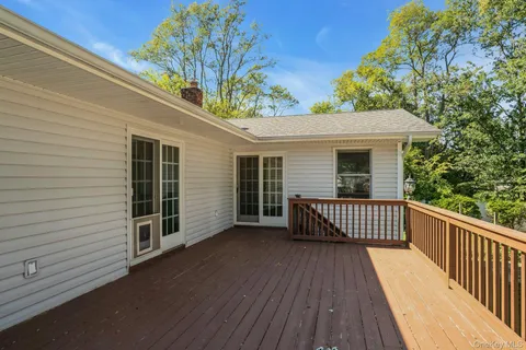 $899,000 | 33 Pittoni Drive, Commack, NY 11725