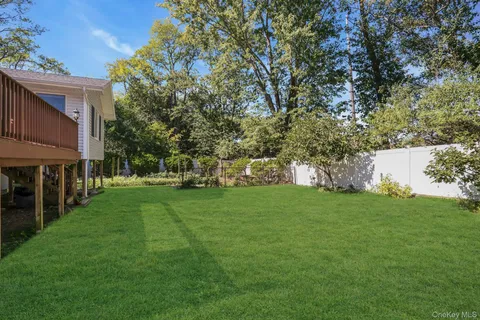 $899,000 | 33 Pittoni Drive, Commack, NY 11725