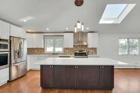 $899,000 | 33 Pittoni Drive, Commack, NY 11725