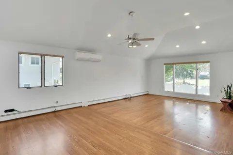 $899,000 | 33 Pittoni Drive, Commack, NY 11725