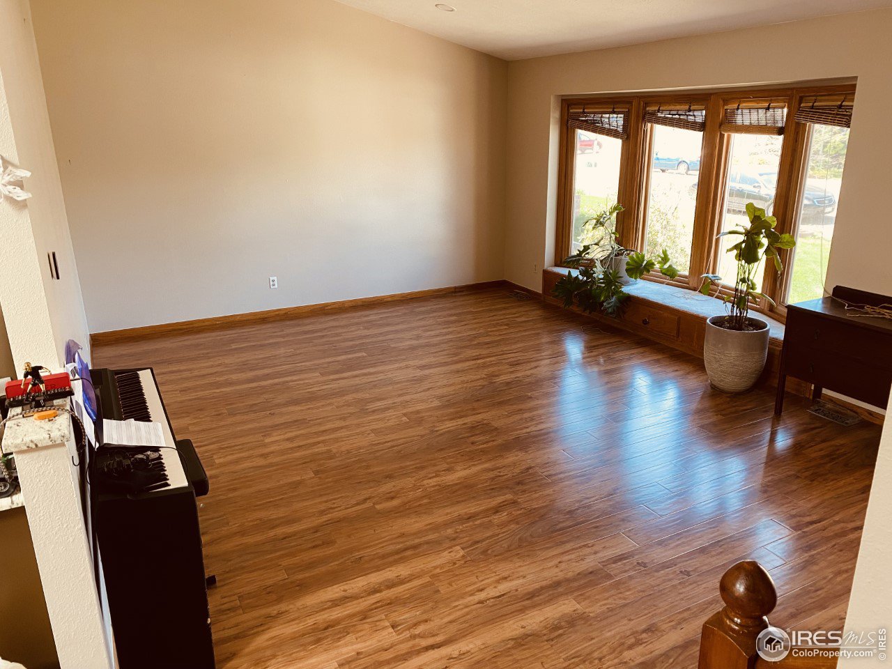 2032 Red Cloud Road Longmont, CO 80504 - Photo 3 of 35 Livingroom 1 south