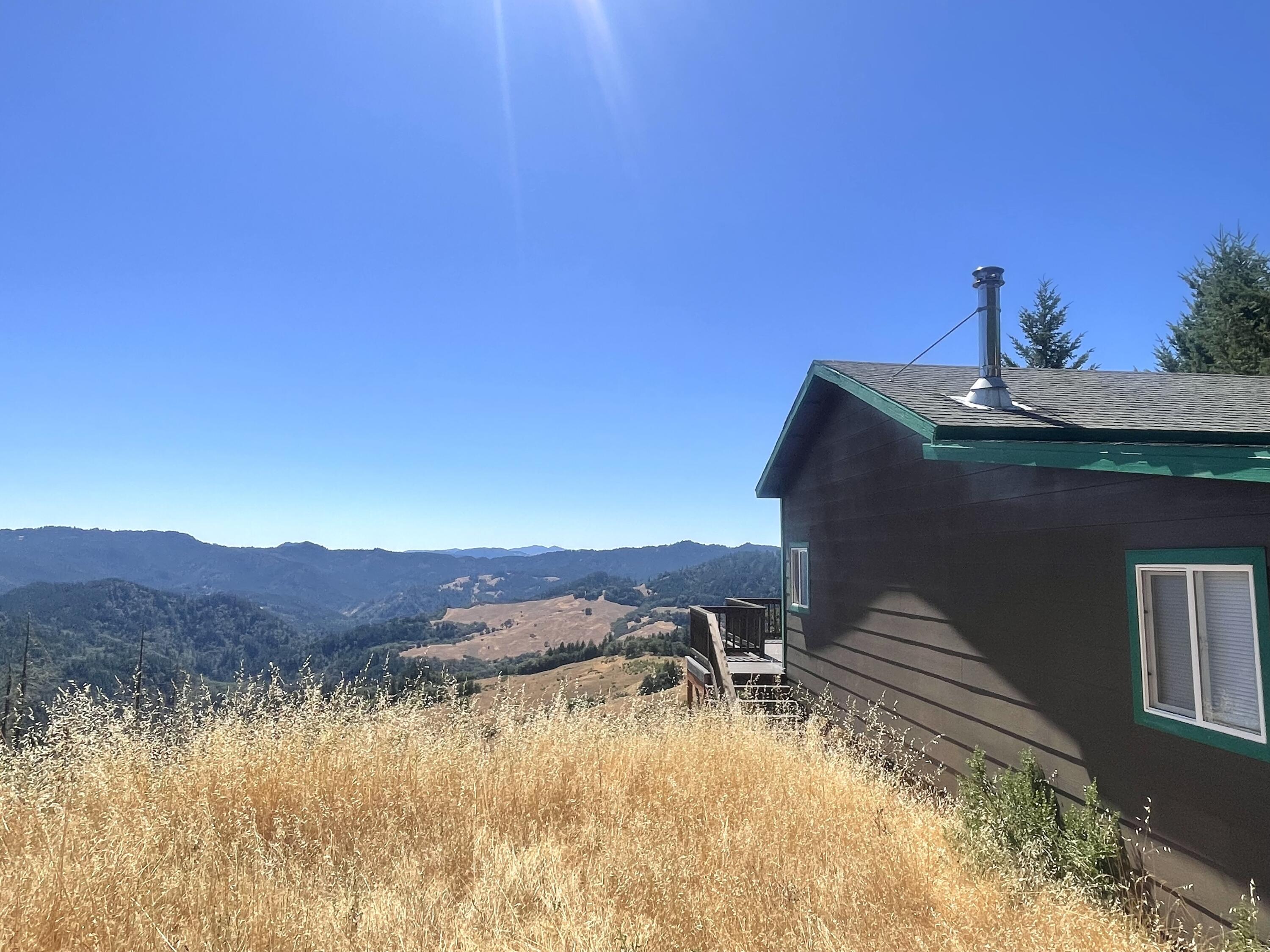 2027 Sunset Ridge Road Blocksburg, CA 95514 - Photo 21 of 37