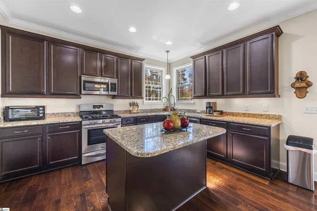 $525,000 | 10 Meadowgold Lane, Greer, SC 29651