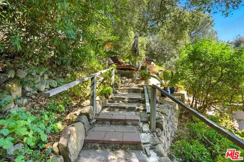 $1,699,999 | 774 Old Topanga Canyon Road, Topanga, CA 90290