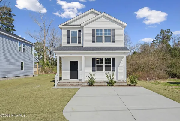 $329,500 | 310 South Vann Street, Burgaw, NC 28425