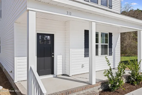 $329,500 | 310 South Vann Street, Burgaw, NC 28425