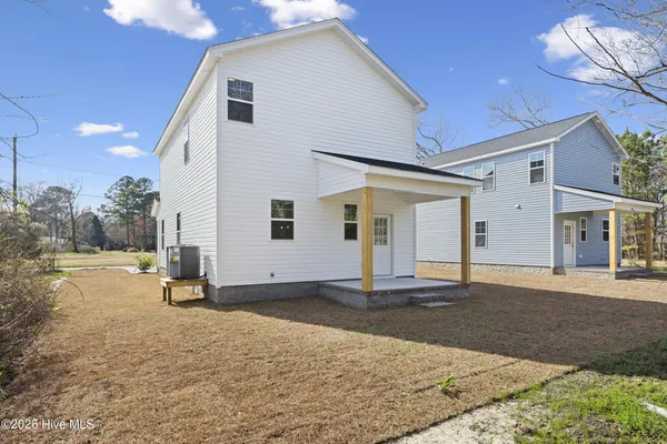 $329,500 | 310 South Vann Street, Burgaw, NC 28425