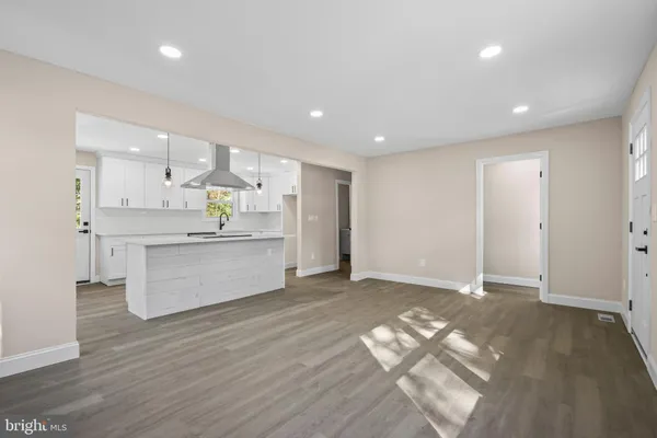 $534,900 | 393 East Millstream Road, Cream Ridge, NJ 08514