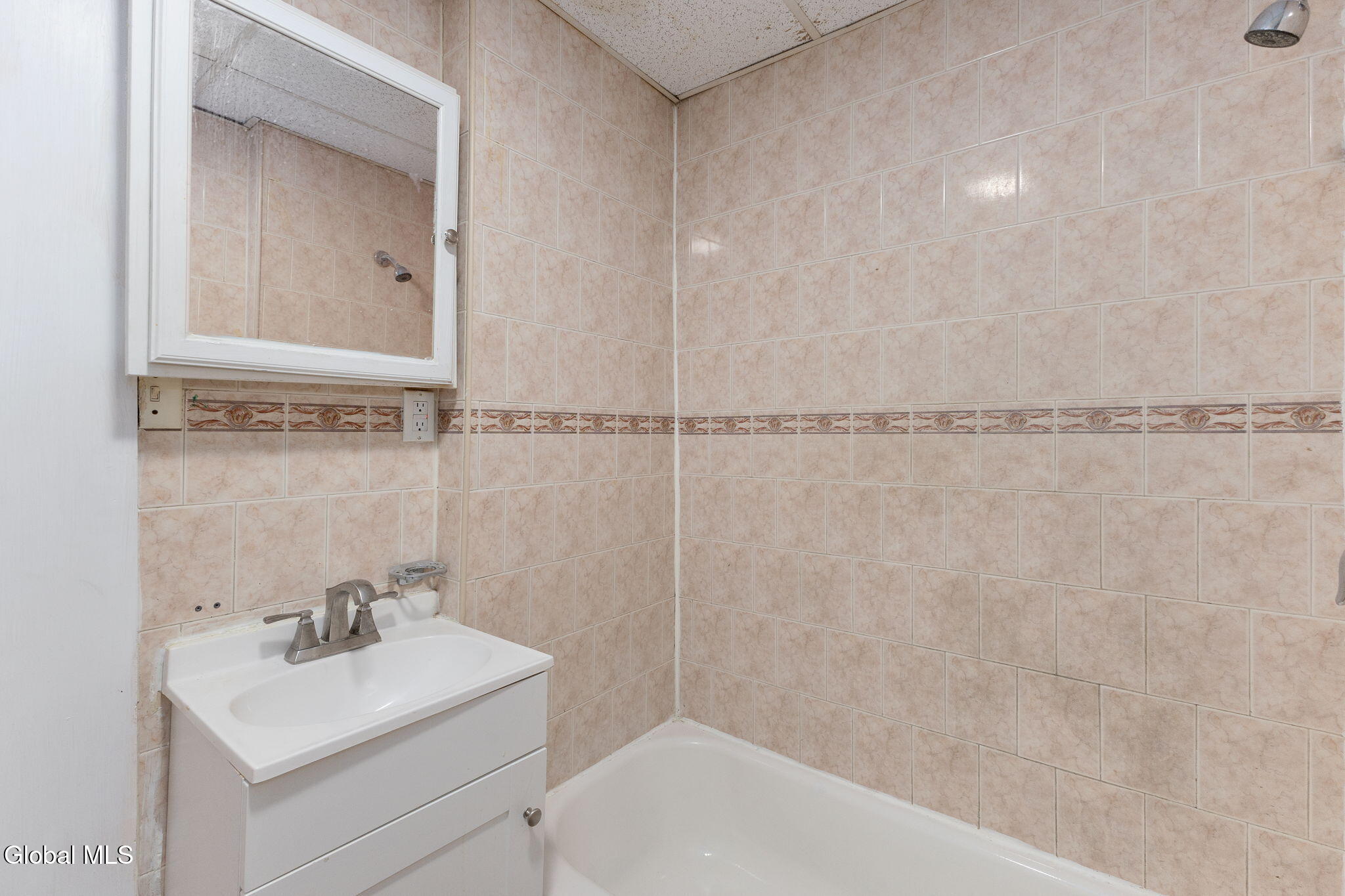 11 Jackson Place Schenectady, NY 12308 - Photo 11 of 49 11-11JacksonPl_11