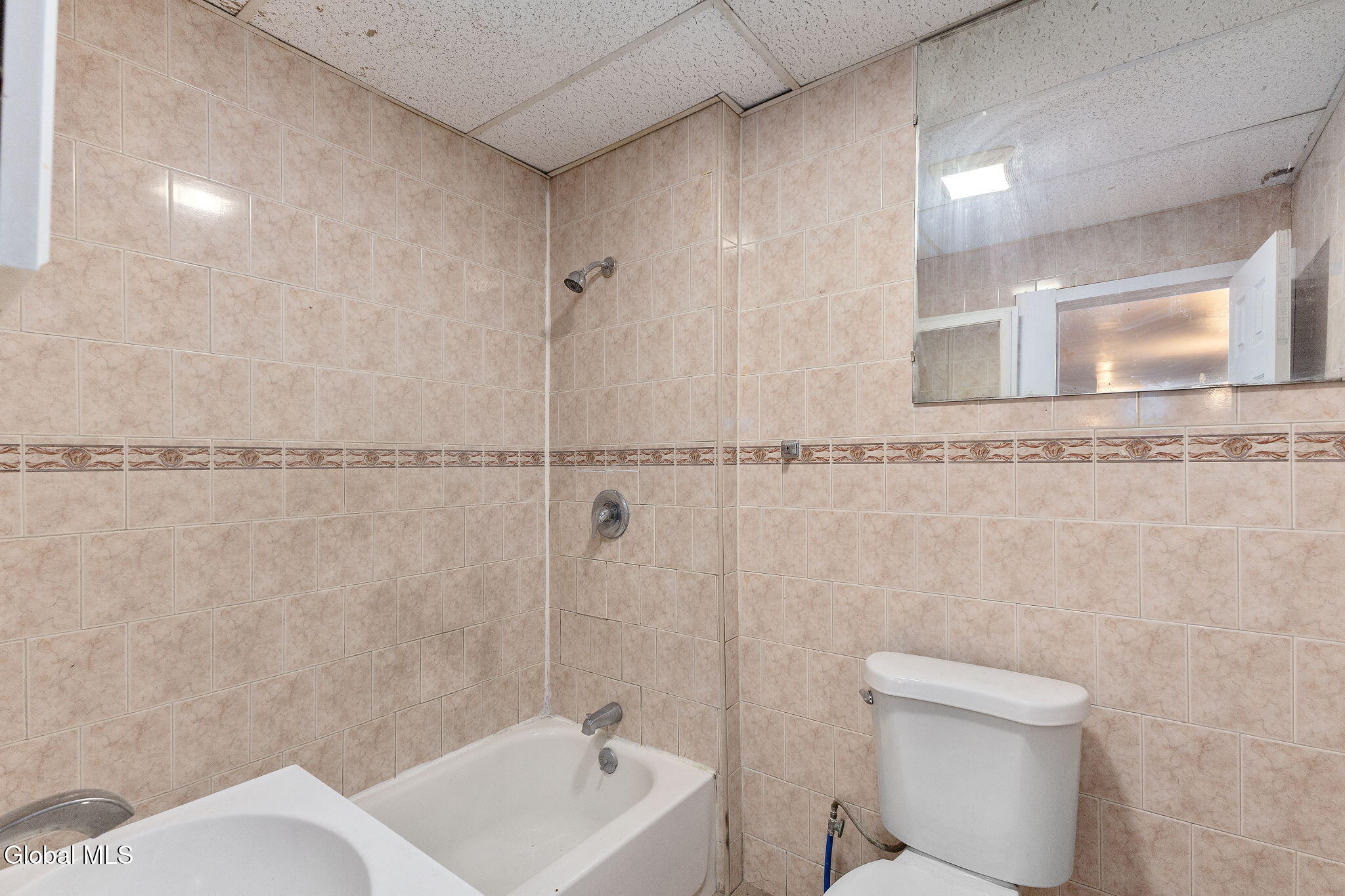 11 Jackson Place Schenectady, NY 12308 - Photo 12 of 49 12-11JacksonPl_12