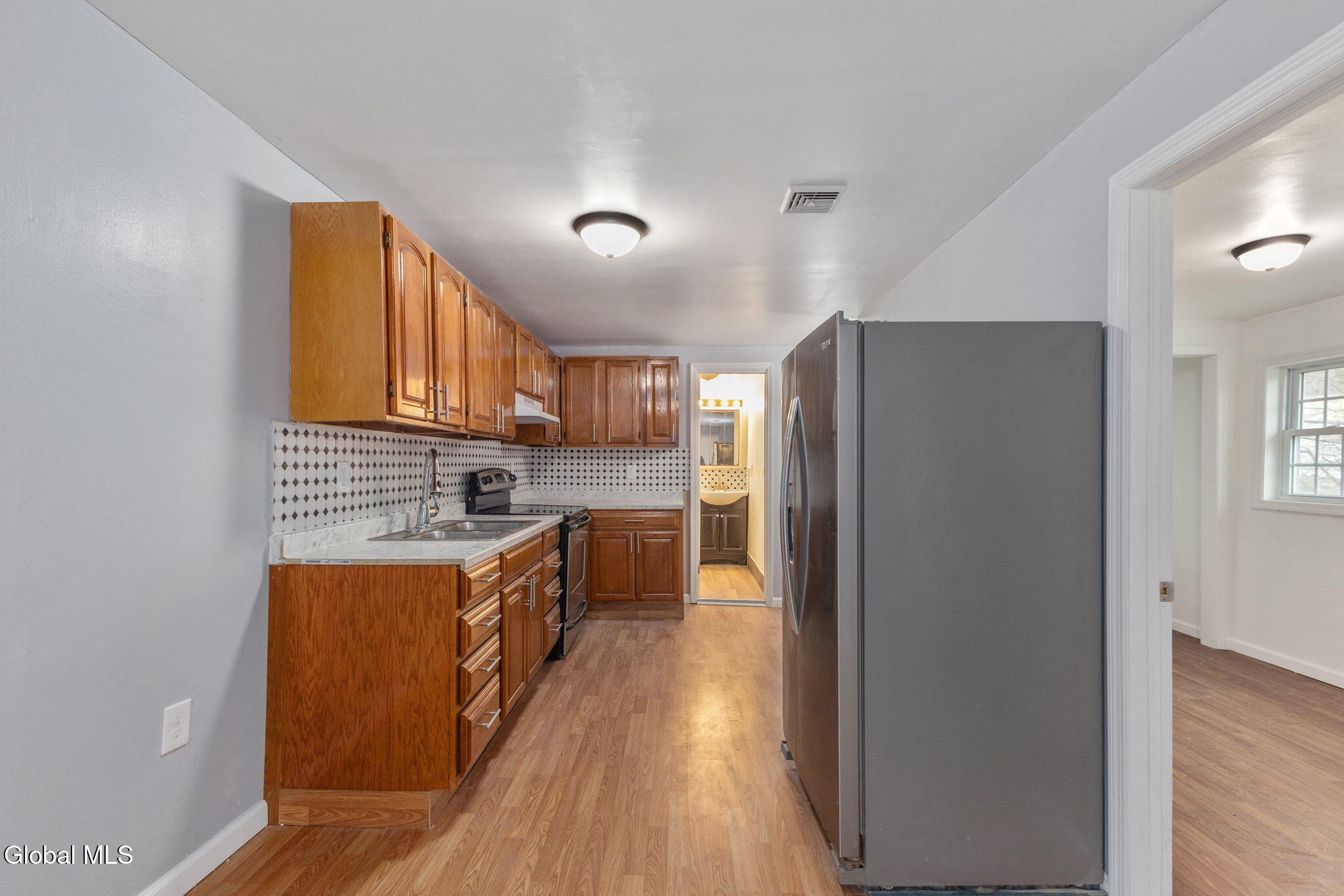 11 Jackson Place Schenectady, NY 12308 - Photo 23 of 49 23-11JacksonPl_23