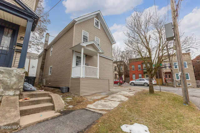 $209,000 | 11 Jackson Place, Schenectady, NY 12308