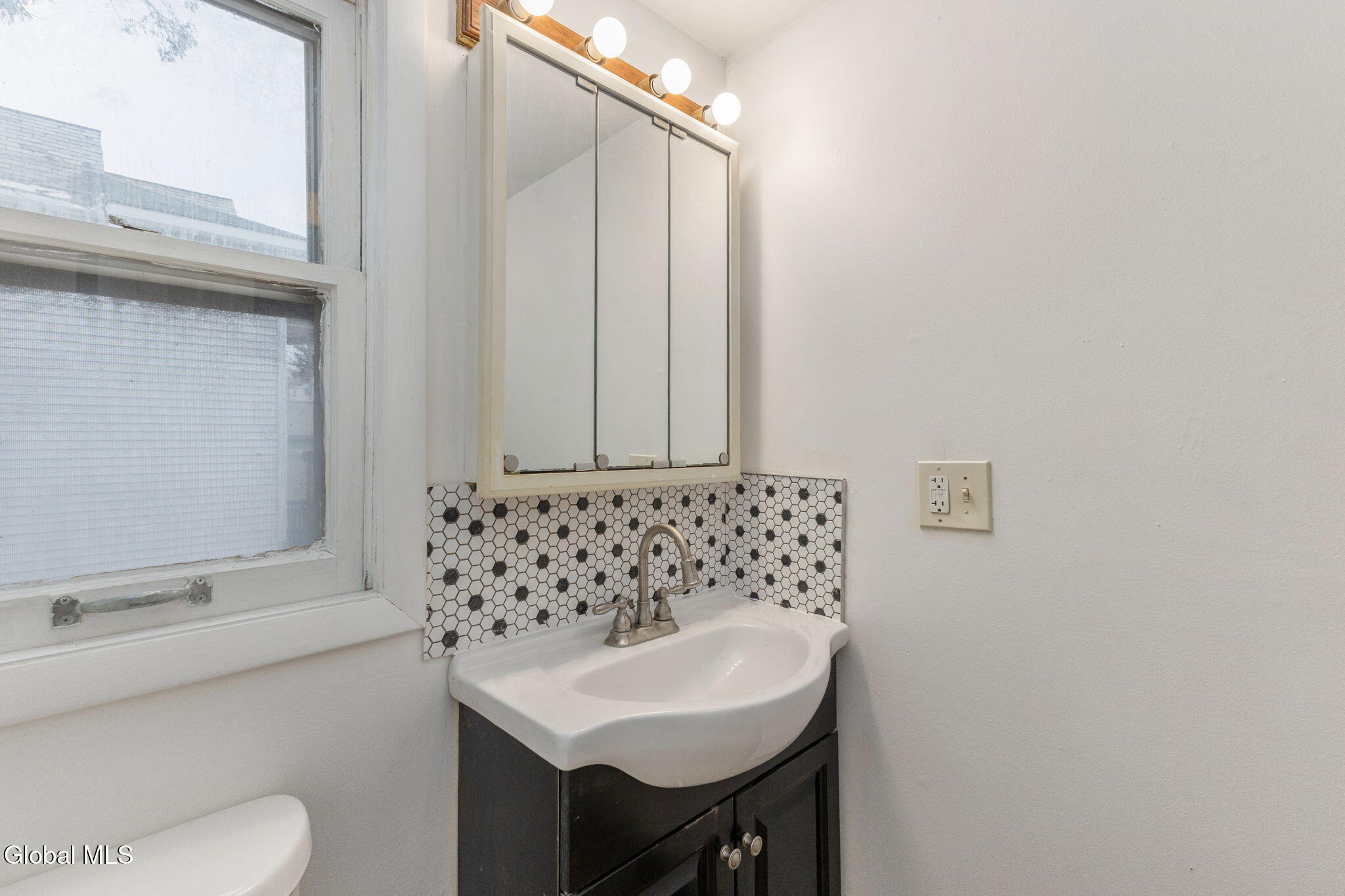 11 Jackson Place Schenectady, NY 12308 - Photo 36 of 49 36-11JacksonPl_36