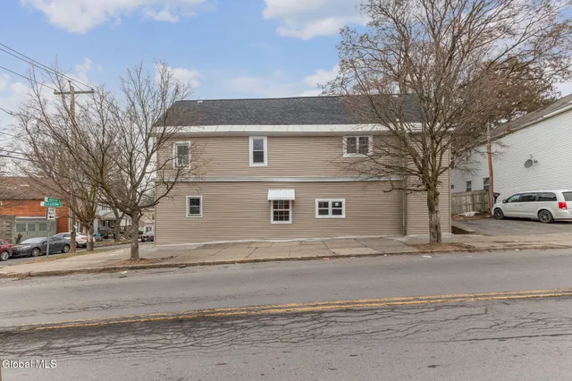 $209,000 | 11 Jackson Place, Schenectady, NY 12308
