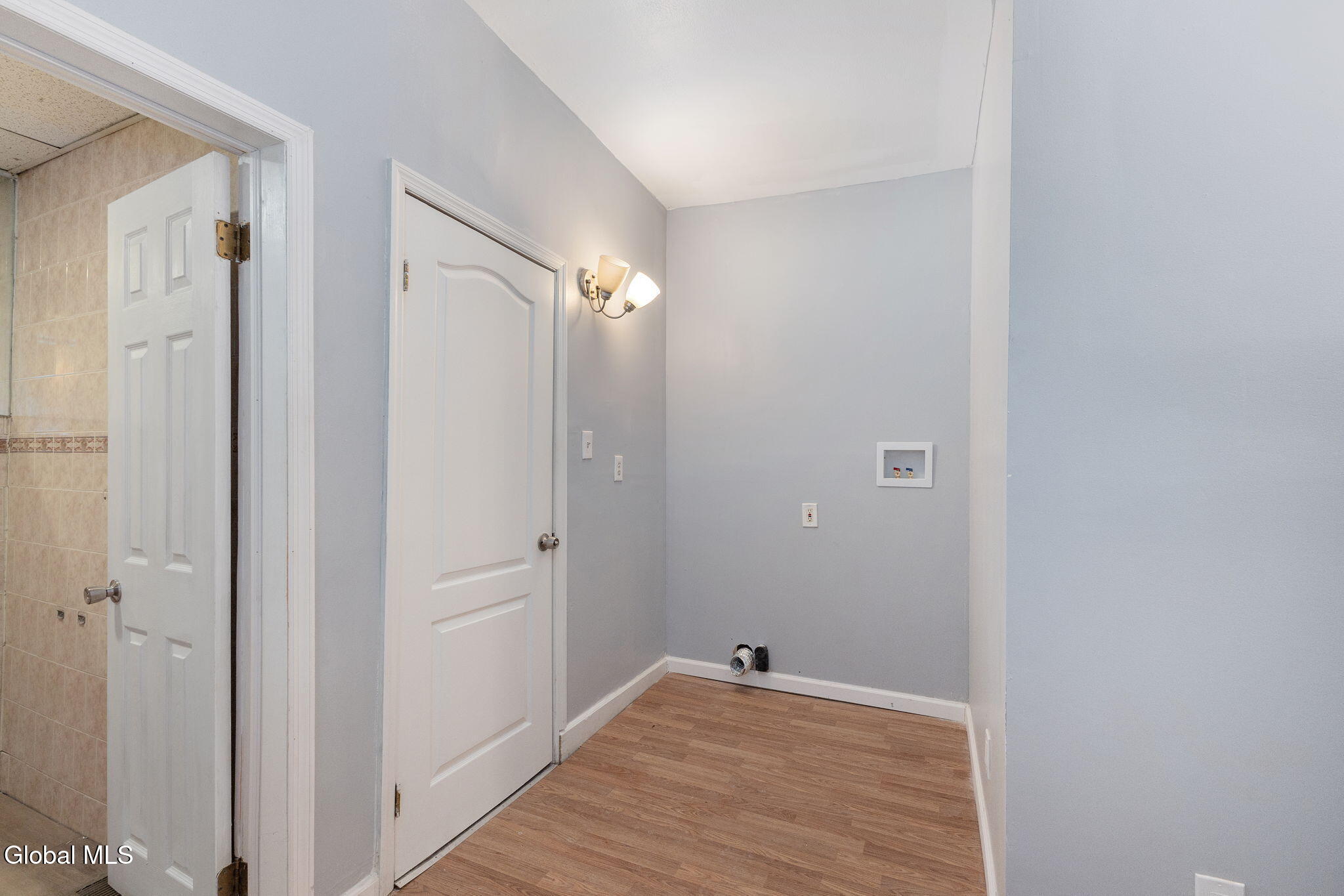 11 Jackson Place Schenectady, NY 12308 - Photo 5 of 49 5-11JacksonPl_05