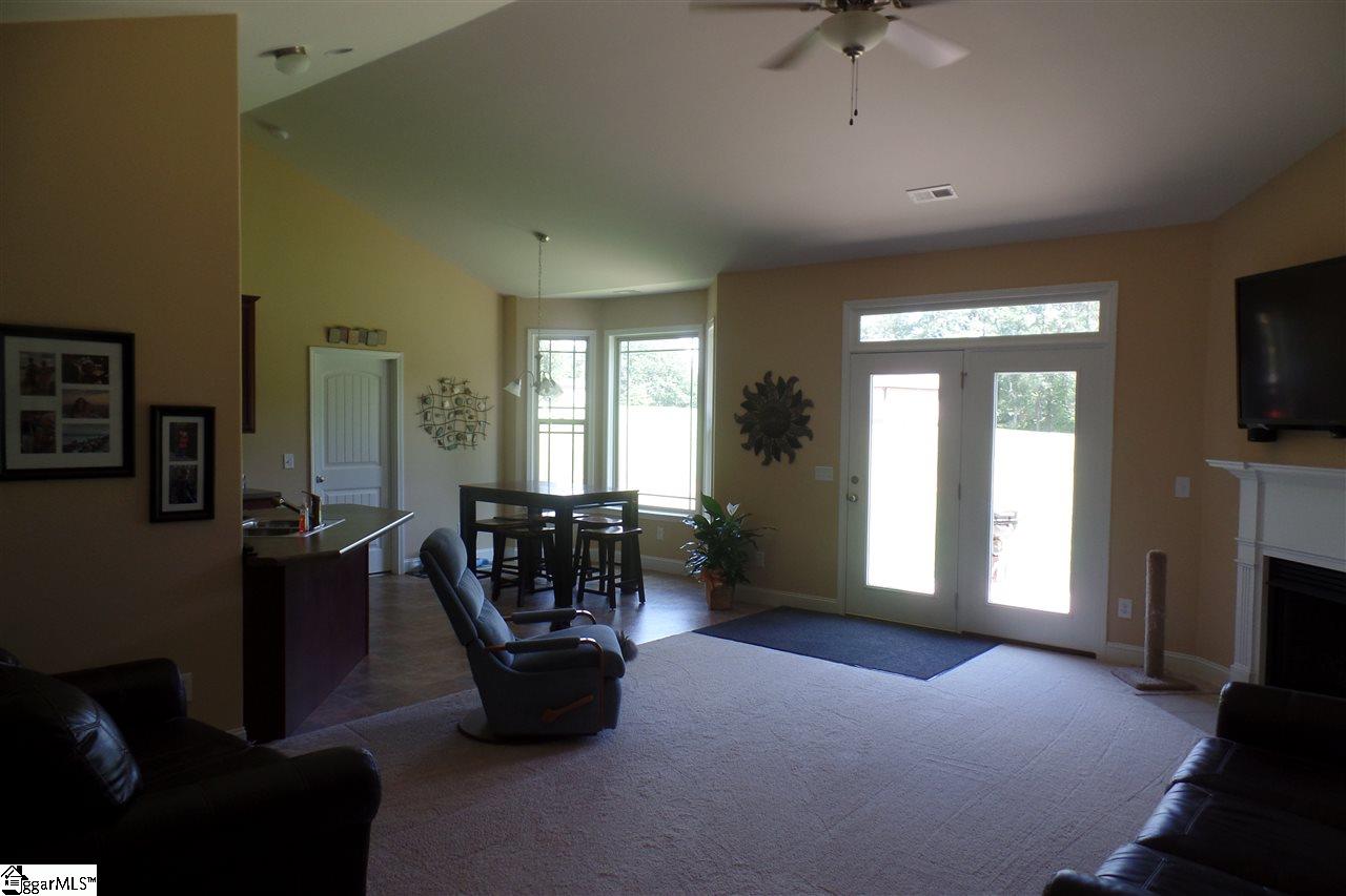 542 Hood Road Greenville, SC 29611 - Photo 4 of 23 Gallery Image 4