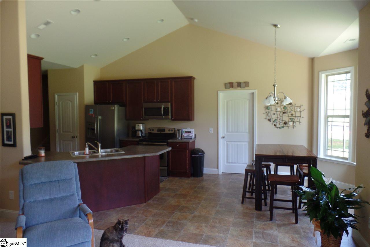 542 Hood Road Greenville, SC 29611 - Photo 5 of 23 Gallery Image 5