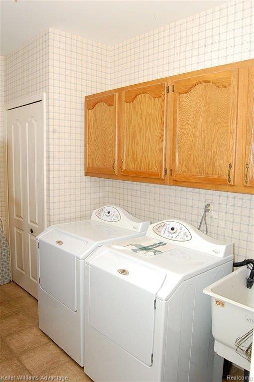 35231 Lancashire Road Livonia, MI 48152 - Photo 16 of 21 LAUNDRY ROOM