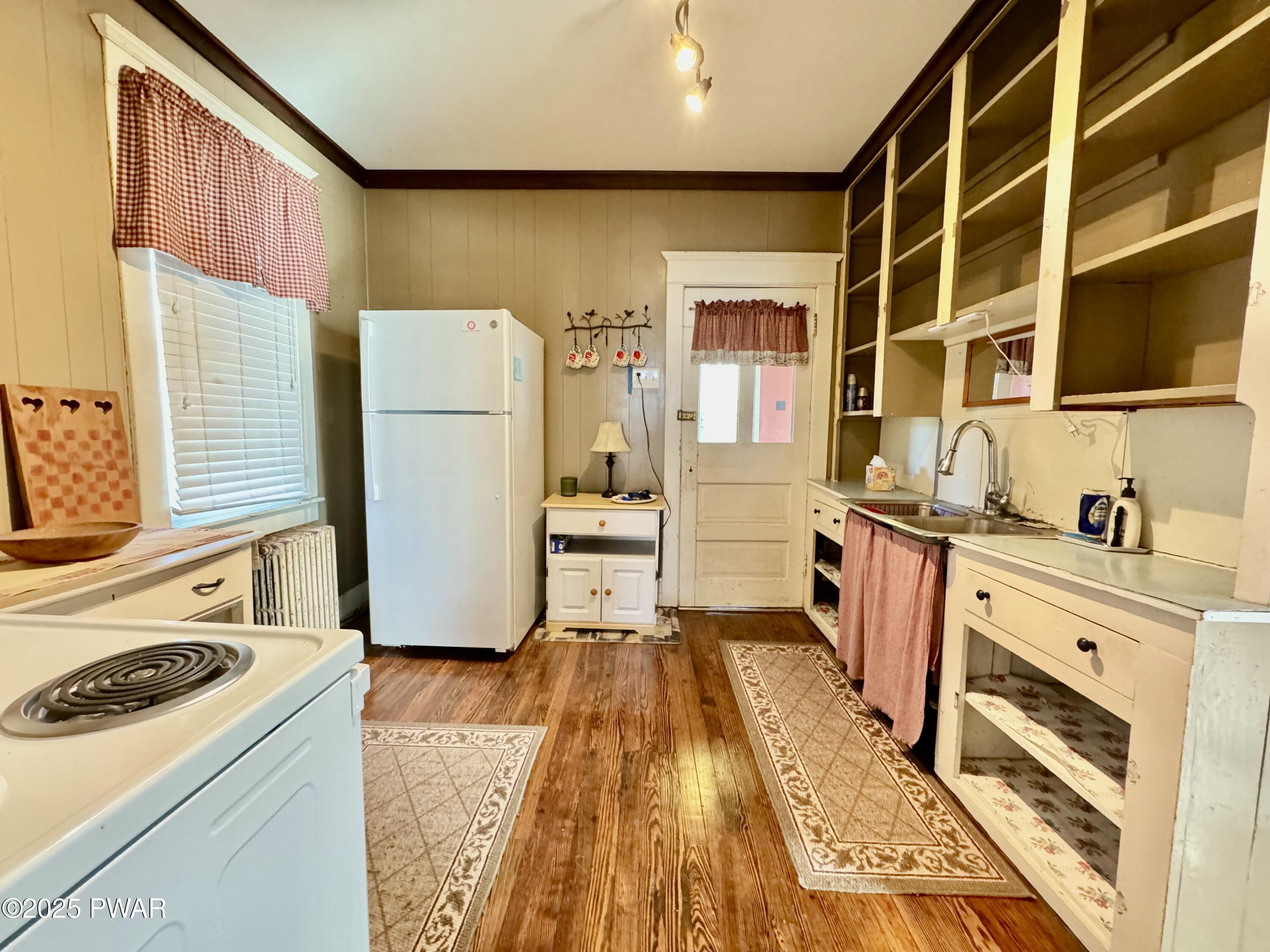 29 Carbondale Road Waymart, PA 18472 - Photo 14 of 28 KITCHEN