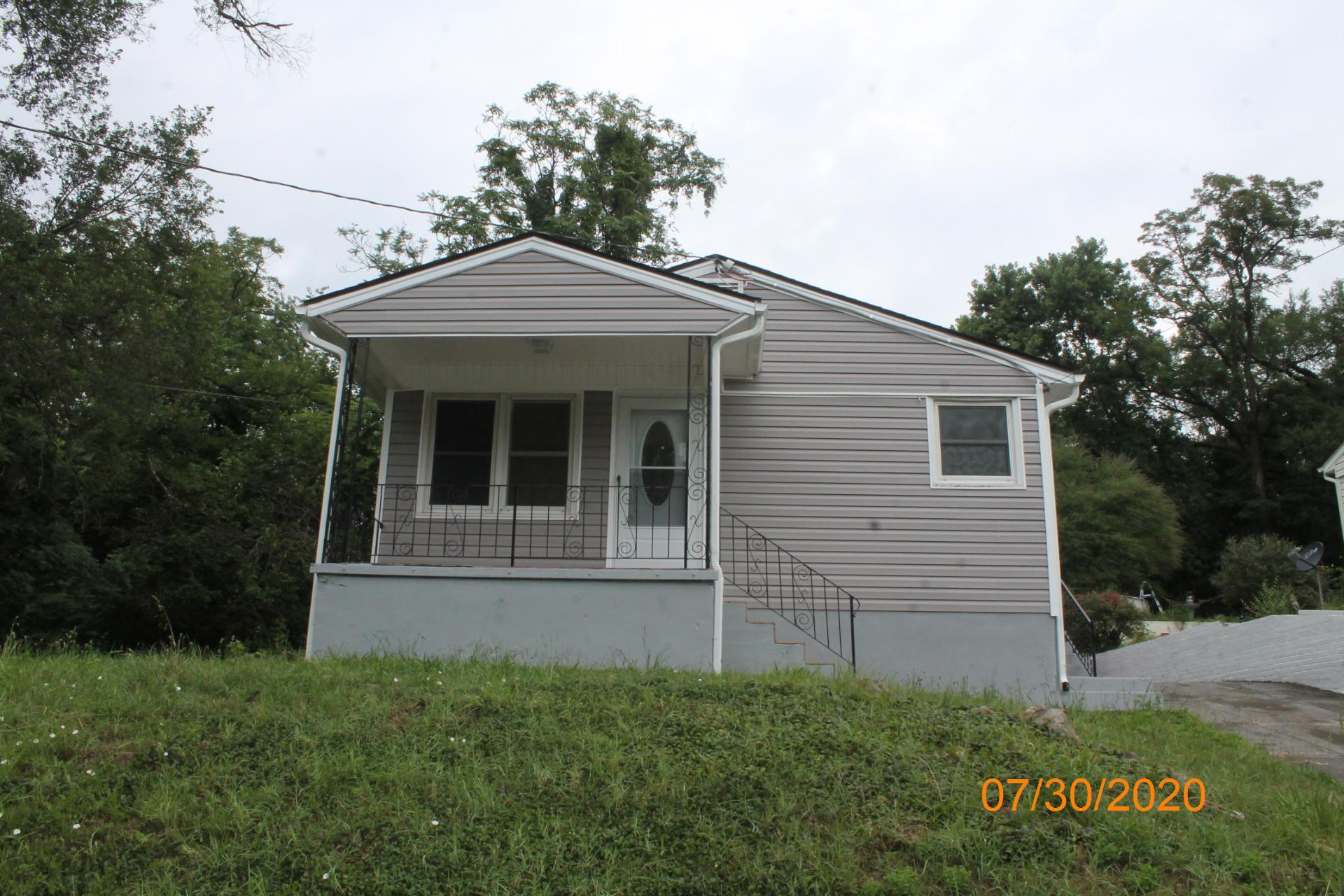 2318 Shull Road Northeast Roanoke, VA 24012 - Photo 1 of 37 front