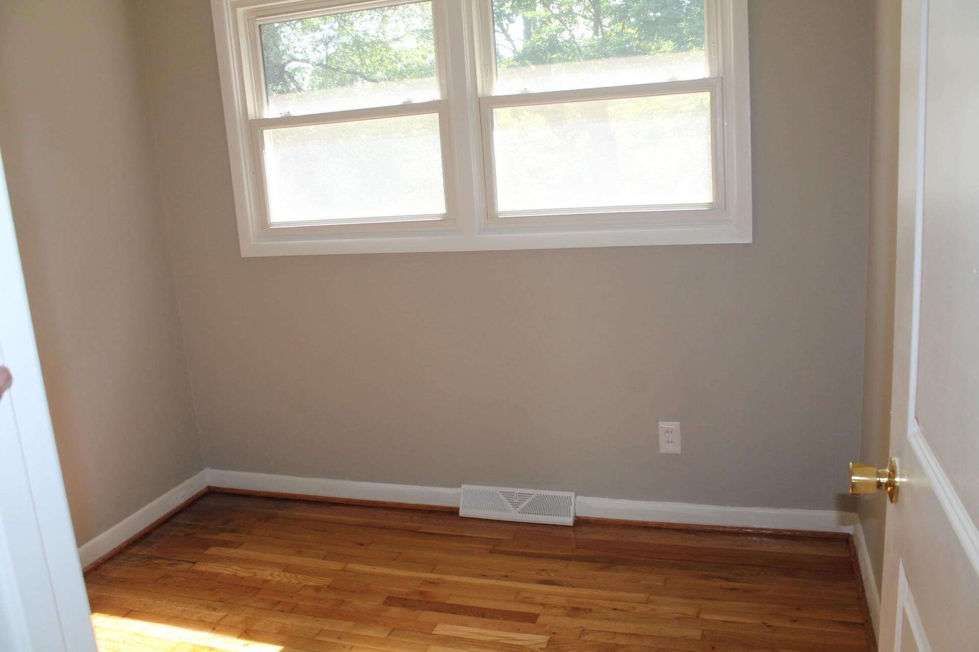 2318 Shull Road Northeast Roanoke, VA 24012 - Photo 19 of 37 IMG_8075 dated