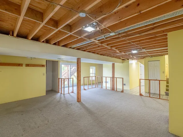 $369,900 | 4 Candlewood Court, Cary, IL 60013