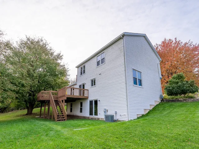 $369,900 | 4 Candlewood Court, Cary, IL 60013