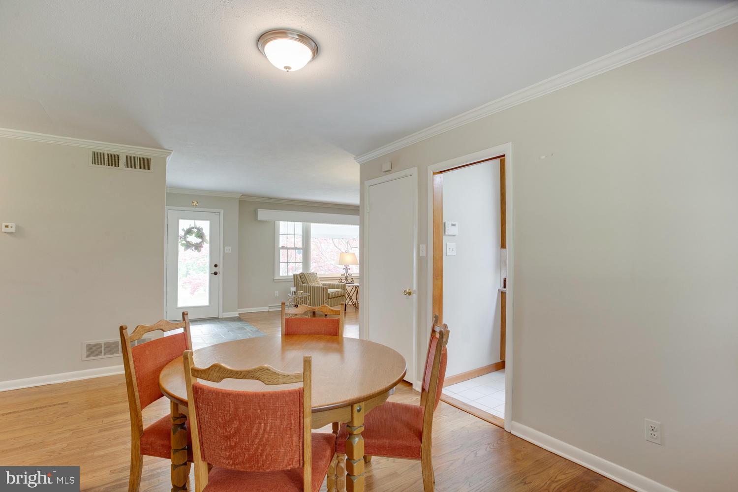 305 Halsey Road Annapolis, MD 21401 - Photo 8 of 26 Dining Room