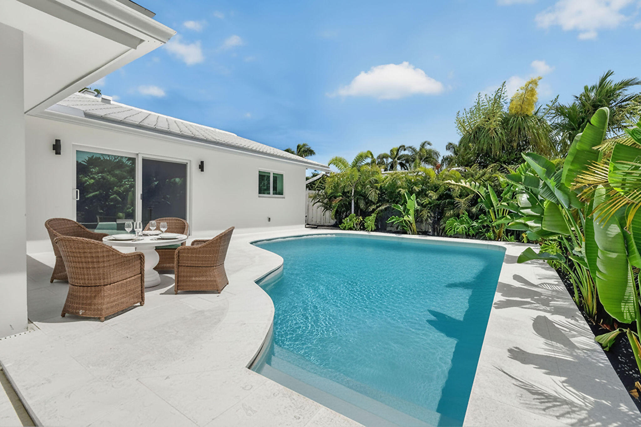 3315 Northeast 31st Avenue Lighthouse Point, FL 33064 - Photo 56 of 72 Pool-VirtuallyStaged