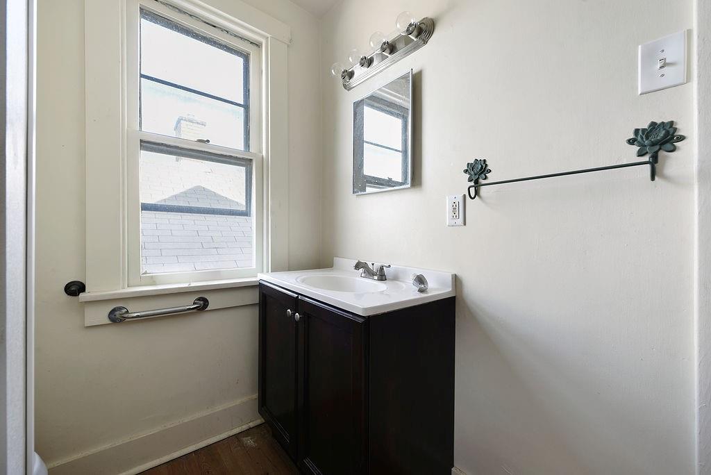 825 Pine Street Ambridge, PA 15003 - Photo 17 of 23