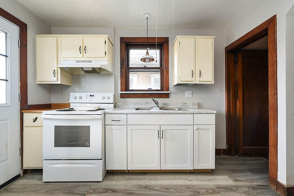 825 Pine Street Ambridge, PA 15003 - Photo 9 of 23